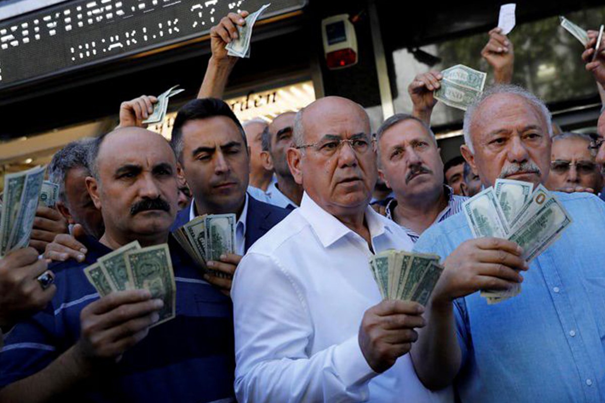 از زنجانی تا اتاق بازرگانی؛ واقعیت‌ها و چالش‌های پیش‌بینی نرخ ارز