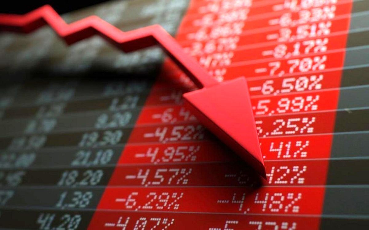 خروج بی‌سابقه پول حقیقی از بازار سهام در چهار ماه نخست ۱۴۰۴