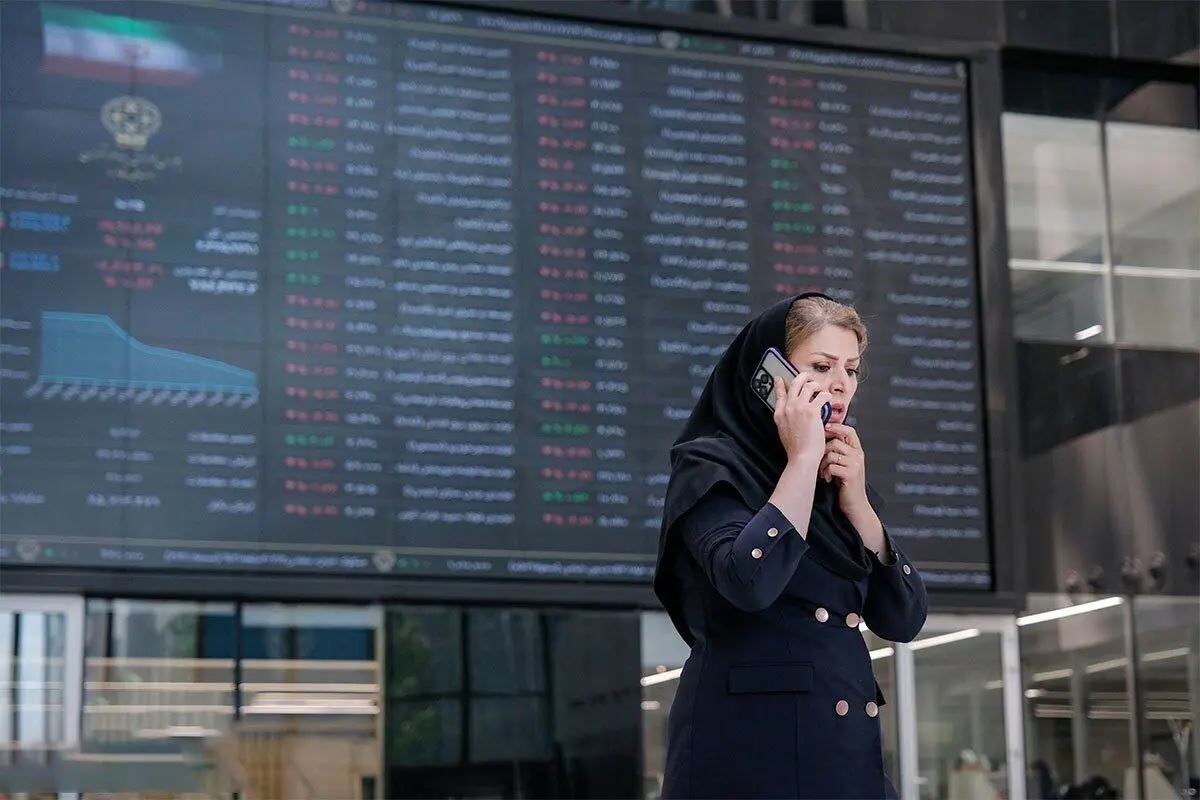 فرار نقدینگی از بورس تهران؛ بازار امروز در وضعیت قرمز