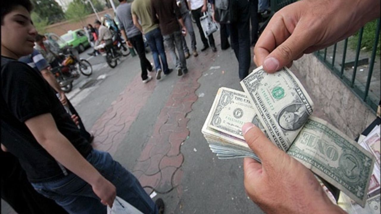 دو عامل کلیدی محرک افزایش قیمت دلار در بازار ارز